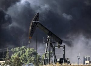 Mercados en Shock: El Petróleo Baja tras el Conflicto Israel-Irán 8