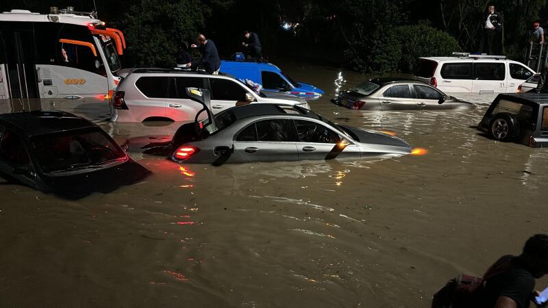 Fuertes Lluvias Inundaron la Autopista Norte: Alcalde Galán Hace Llamado Urgente a la Ciudadanía 2 descarga