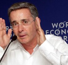 portada alvaro uribe velez