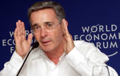 portada alvaro uribe velez