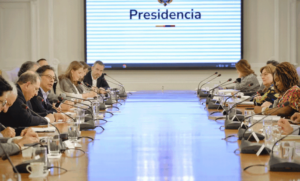 Crisis en el Gobierno: Renuncias masivas sacuden el gabinete de Petro 8