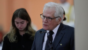 "Desde el dolor hacia la política: el padre de Miguel Uribe Turbay se postula como precandidato presidencial" 2